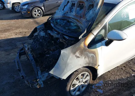 2015 Kia Rio Lx z USA, uszkodzony, nr VIN KNADM4A32F6511167